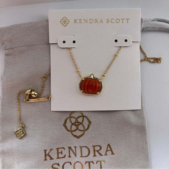 🎃✨Kendra Scott Pumpkin Gold Short Pendant Necklace New 🎃✨ - Picture 5 of 6